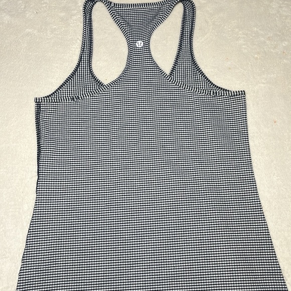 Lululemon Black & White Gingham Racerback Tank Top - Size 6 - Picture 7 of 10